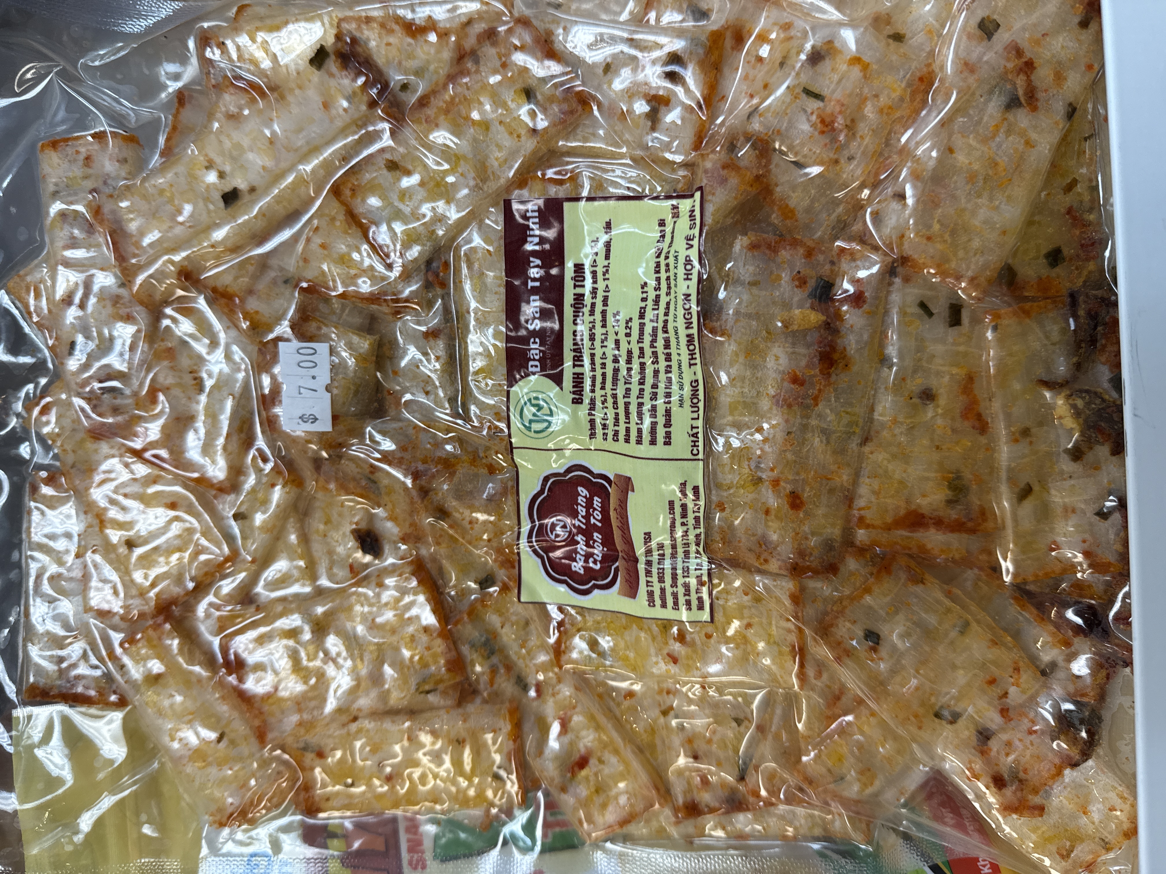 Bánh tráng cuộn tôm